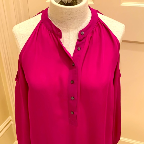 ARTELIER BY NICOLE MILLER WOMENS SIZE SMALL HOT PINK SILK COLD SHOULDER BLOUSE - Picture 3 of 9